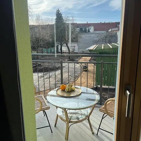 Altstadtflair Modernes Mit Gartenblick