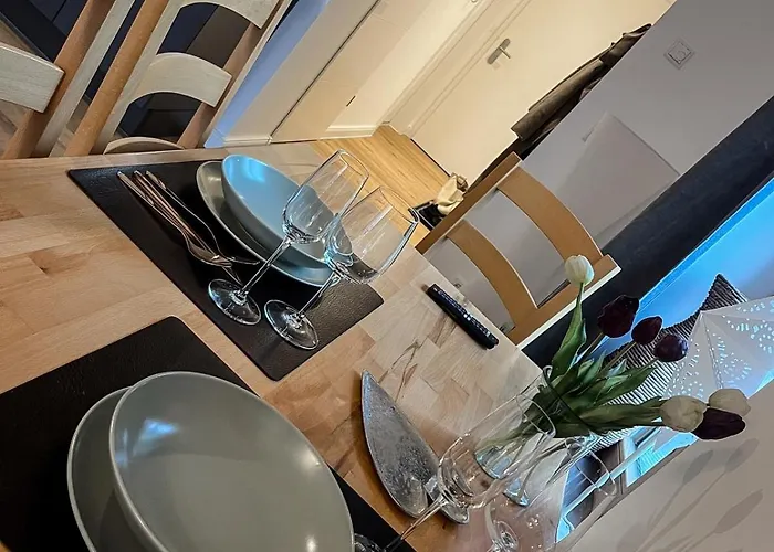 شقة Altstadtflair Modernes Mit Gartenblick *